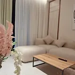 Golden Tower Apartment *