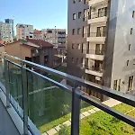 Golden Tower Apartment *