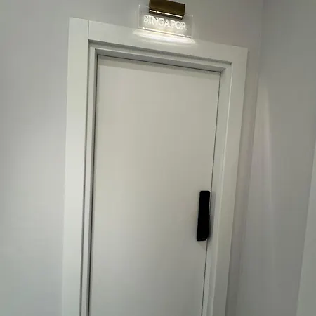 Golden Tower Apartment *