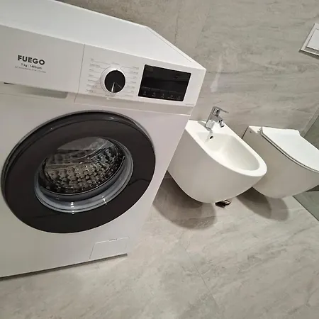 Golden Tower Apartment *